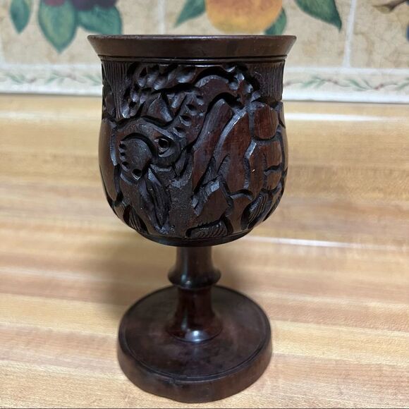 Hand carved vintage wooden goblet with elephants - Picture 2 of 6
